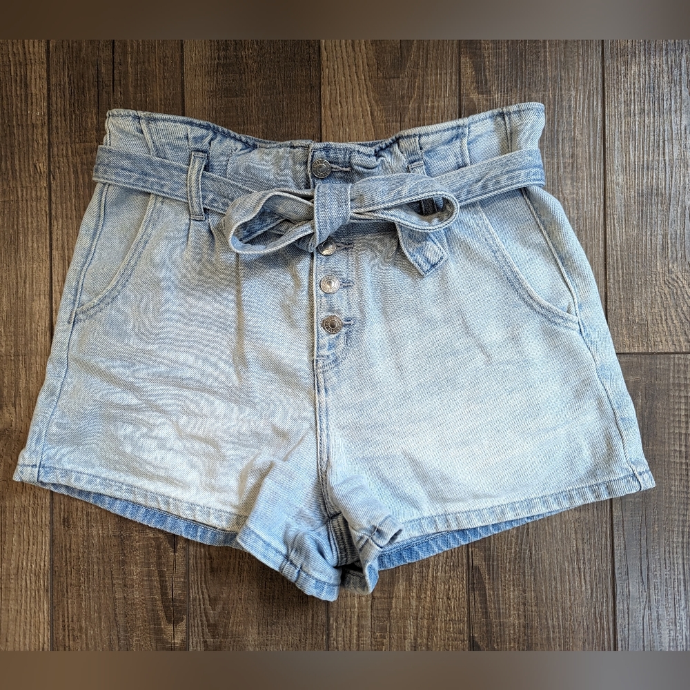 American Eagle Light Wash Tie High Waist Button Fly Mom Shorts Size 6